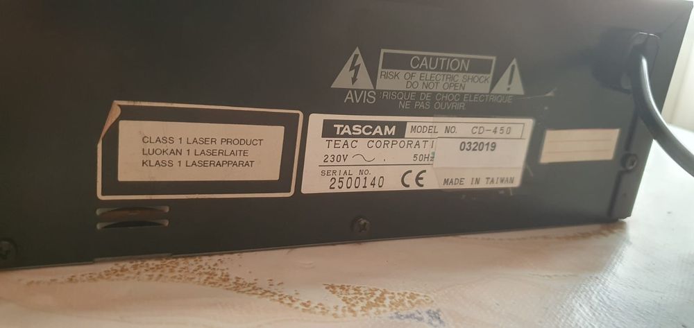 CD проигрыватель TASCAM CD-450