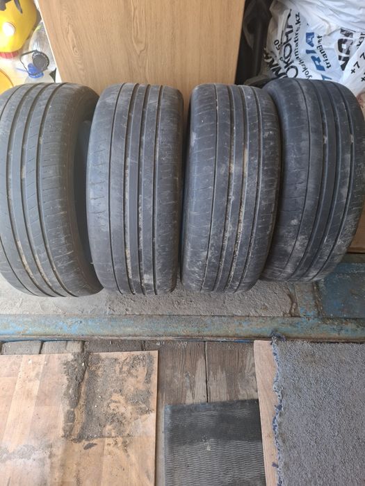 Продам резину на 17