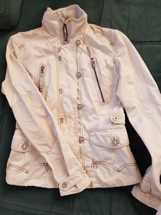 Пролетно- есенно Яке Levi's