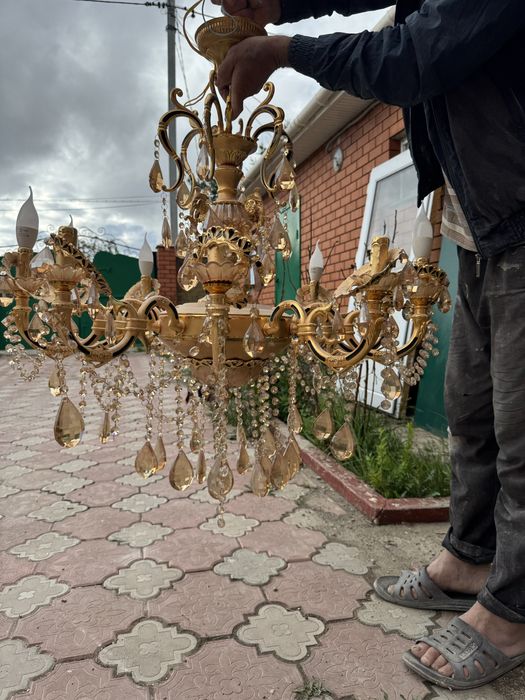 Продам люстра отличным состояние