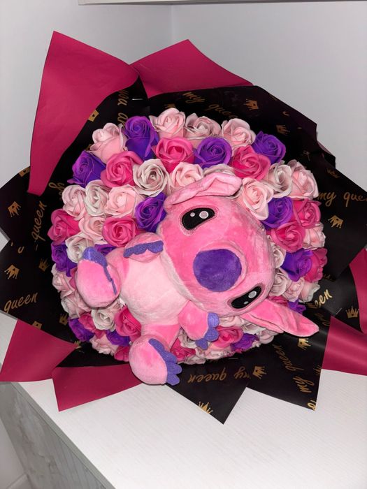 Buchet trandafiri sapun cu Stitch Roz,Mov