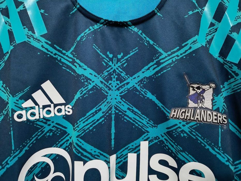 Highlanders rugby -L-