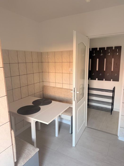Apartament Central (Piata Mica), 3 camere decomandate, 2 balcoane, centrala proprie, etaj 1