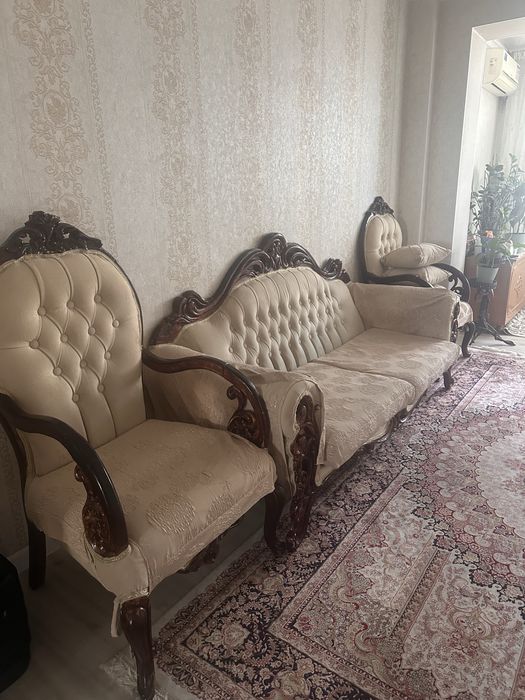 Продаются диван и кресло