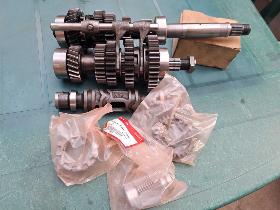 Куфар десен, скорости, части Honda GOLD WING  Valkyrie.