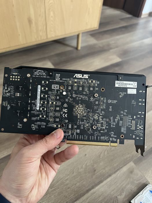 Vand pc defect! Pentru piese.