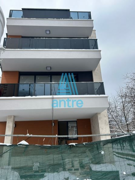 Продава се Тристаен апартамент в София, Павлово - 115 кв.м за 2957 €/кв.м - Снимка #2