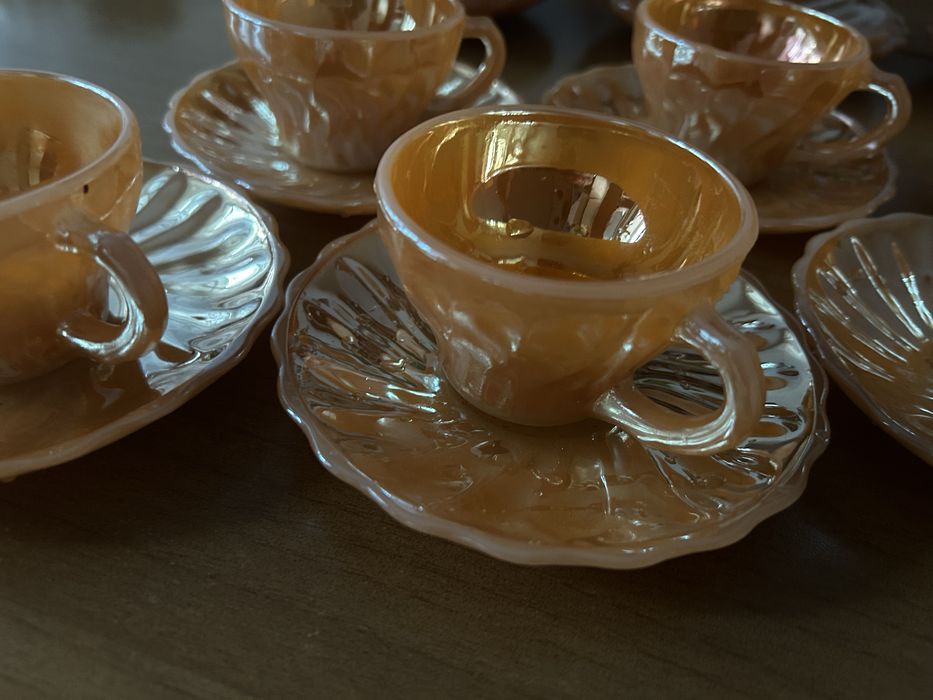 Два броя сервизи от аркопал с интересен метален отенък