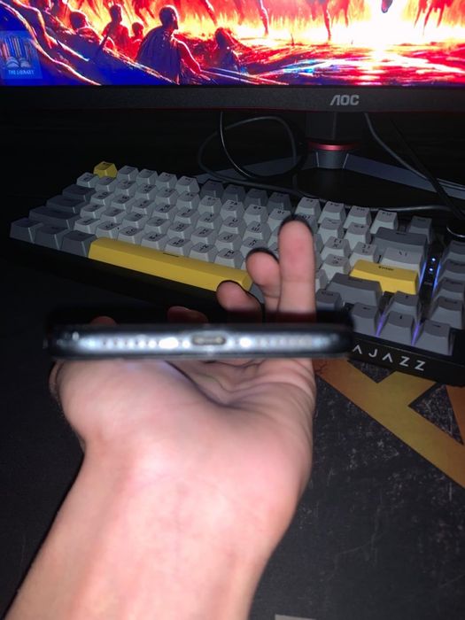 Iphone 11 продается