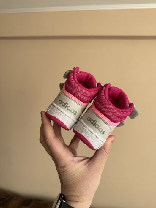 Adidas hoops pentru fetite