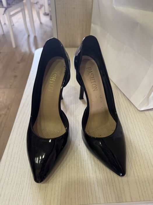 Туфли на шпильке