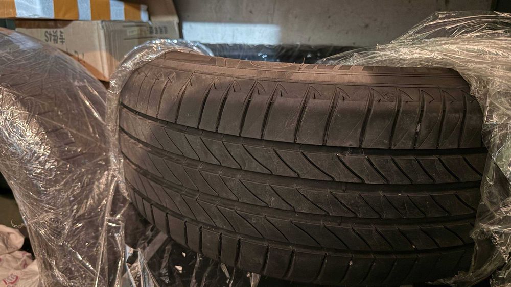 Балоны Michellin R 17 215/55