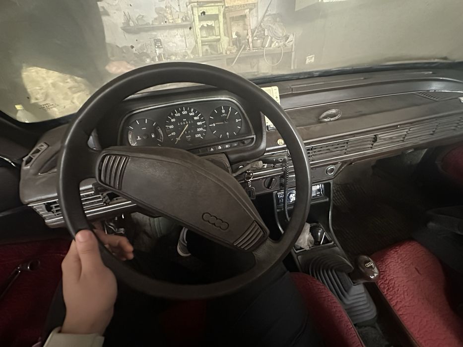 Audi 100 c2  2.2 объем