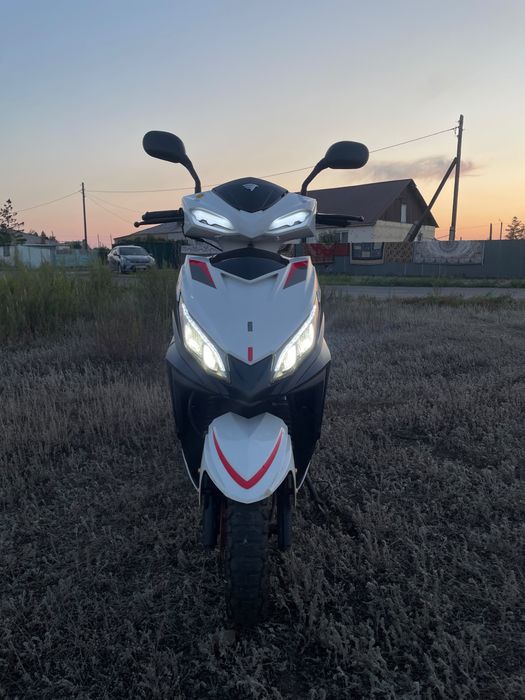 Скутер vento city