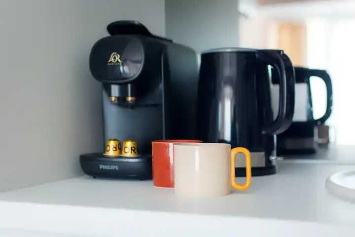 Дава се под наем Двустаен апартамент в София, Хладилника - 40 кв.м за 752.25 € - Снимка #2