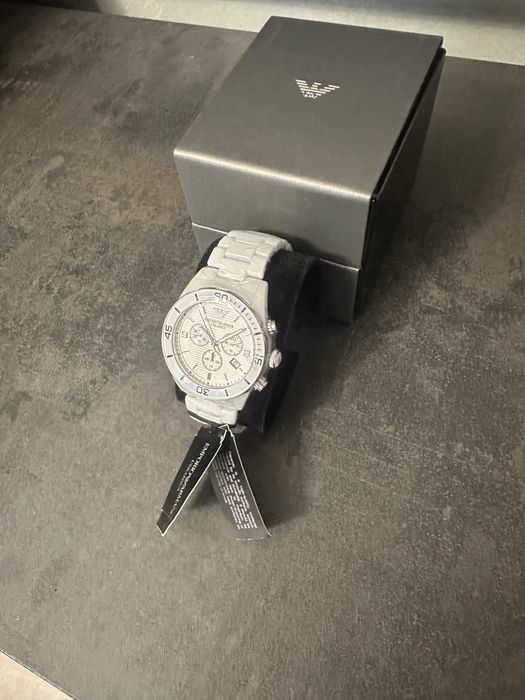 часовник Emporio Armani Ceramica