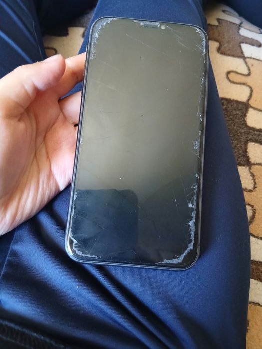 Iphone 11 запазен