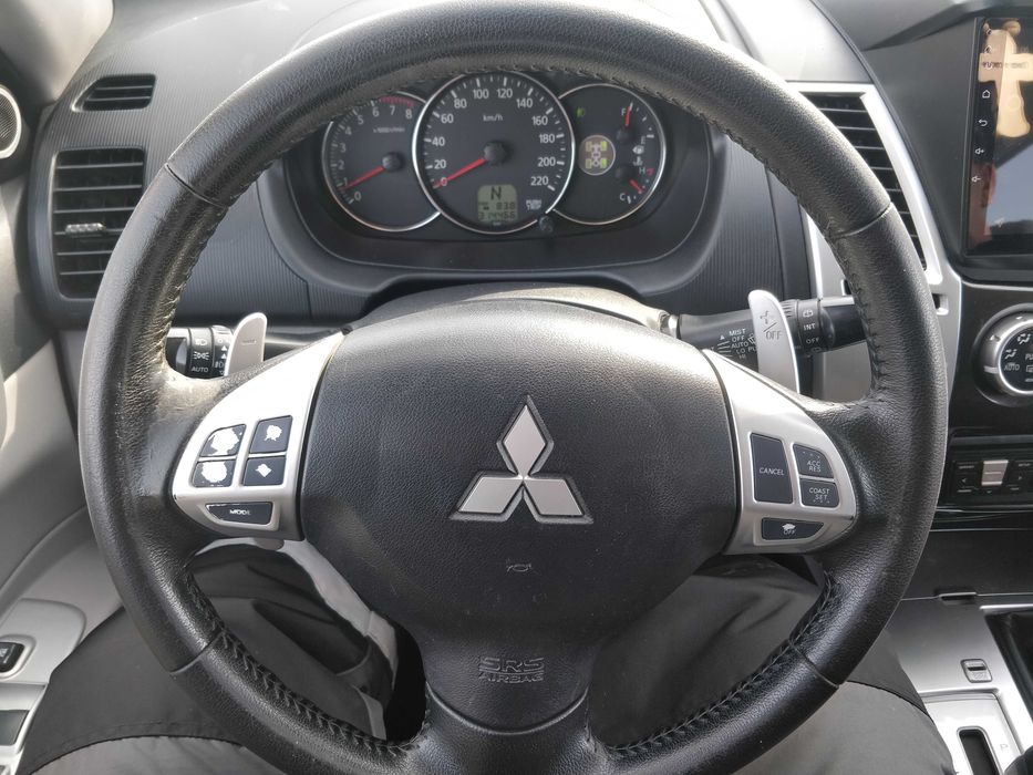 Mitsubishi Pajero sport 2012г.