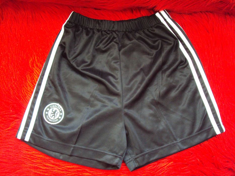 Спортни футболни блузи на Manchester United F.C и Liverpool F.C. плюс футболни къси панталони