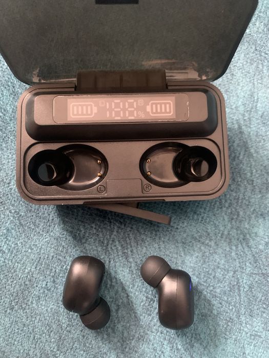 Căști wireless aproape noi