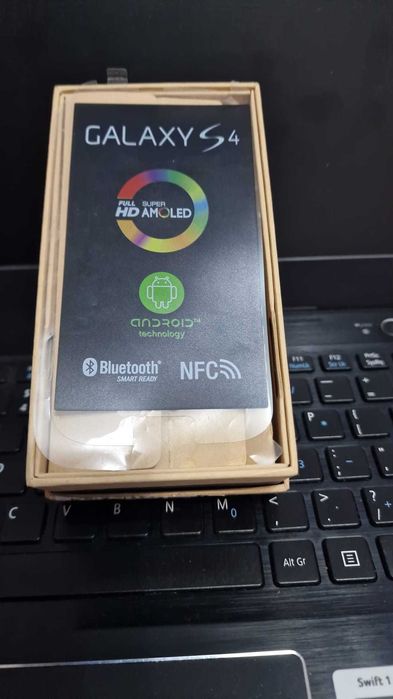 Vând cutie de telefon Samsung Galaxy S4
