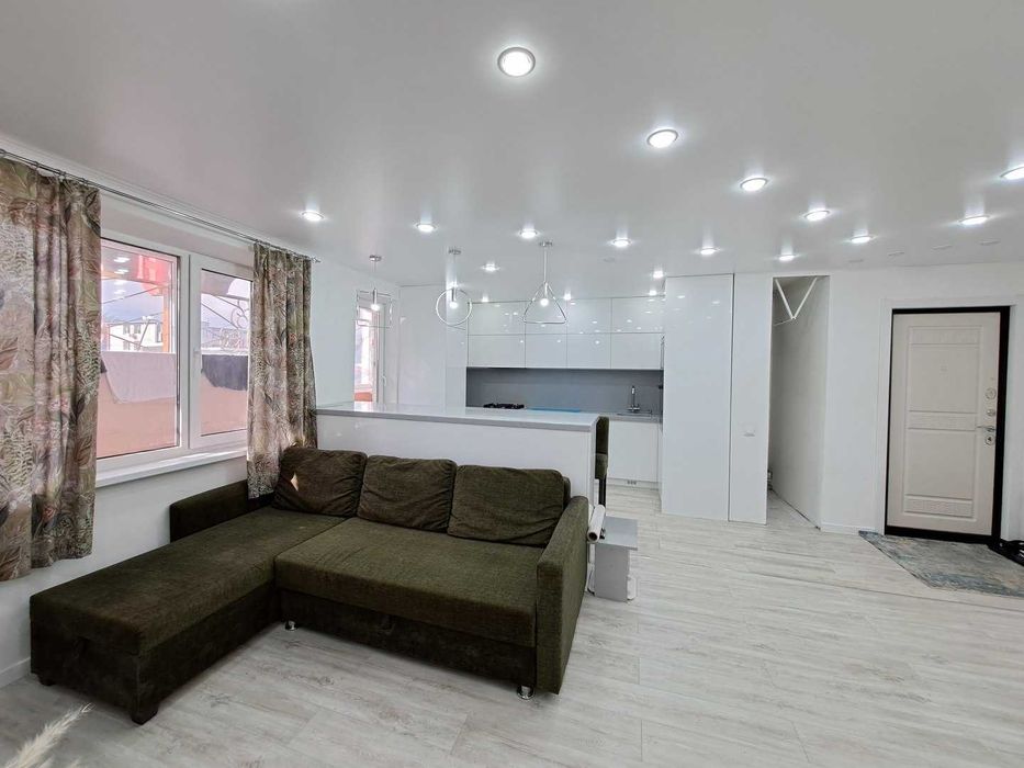 Продам 3 ком. в центре с ремонтом