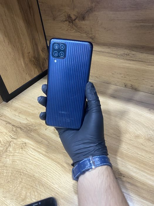 Samsung m12 sotuvda