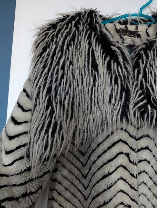 Нова цена! Палто вталено с голяма яка