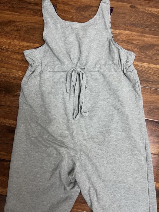 Одежда для беременных (комбинезон,туника,футболка,платье)