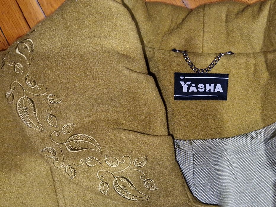 Красиво и изискано палто на българската фирма Яша
30% кашмир, 70% вълн