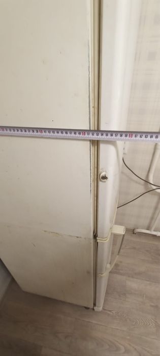 Продаи холодильник работает
