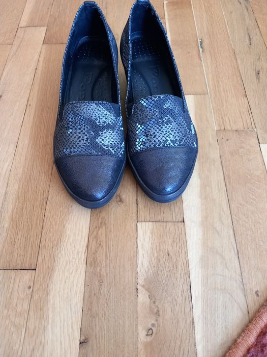 Дамски обувки ..