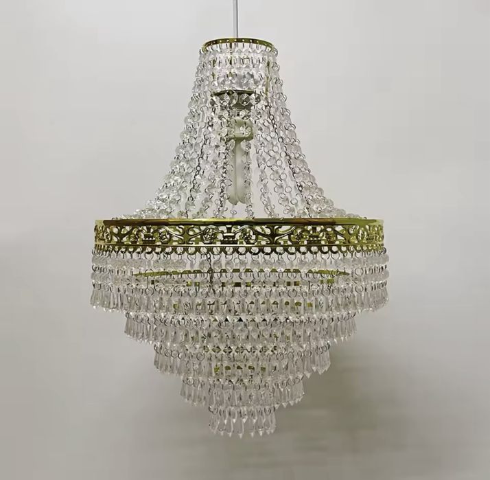 Vand candelabru cristal pentru decor bunta botez