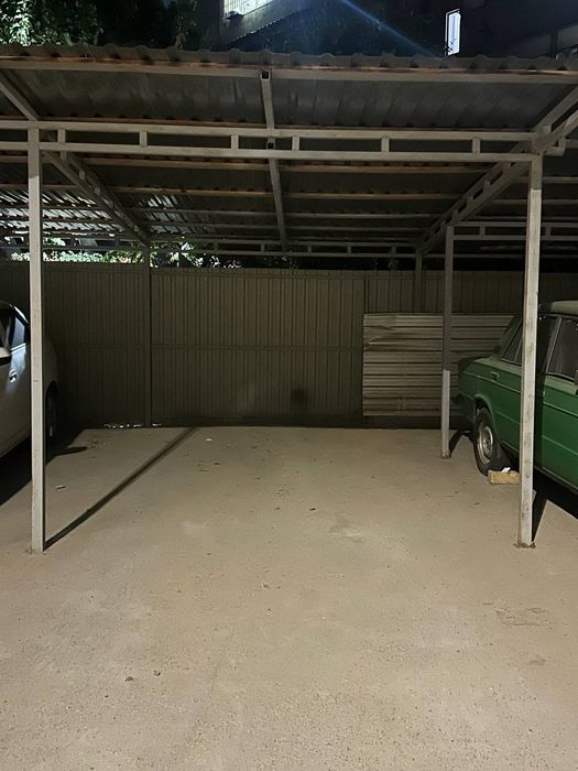 Yunusobod 15 kvartildan 5 xonali kvartira sotiladi srochna sotiladi