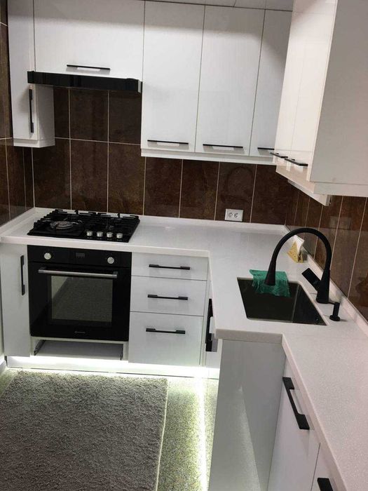 №3842.Сдам Семейной паре 2х-комнатную квартиру Премиум  класса.