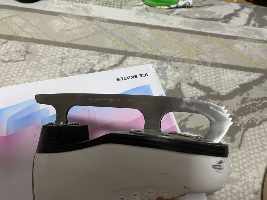 Фигурные коньки на девочку