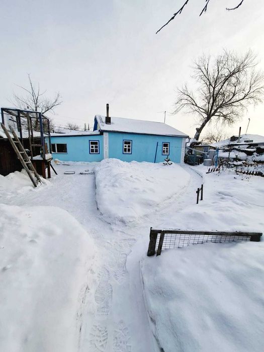 ПРодам дом 4 комнаты 10соток