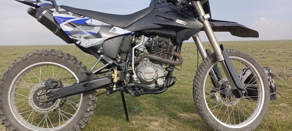 Мотоцикл эндуро 250