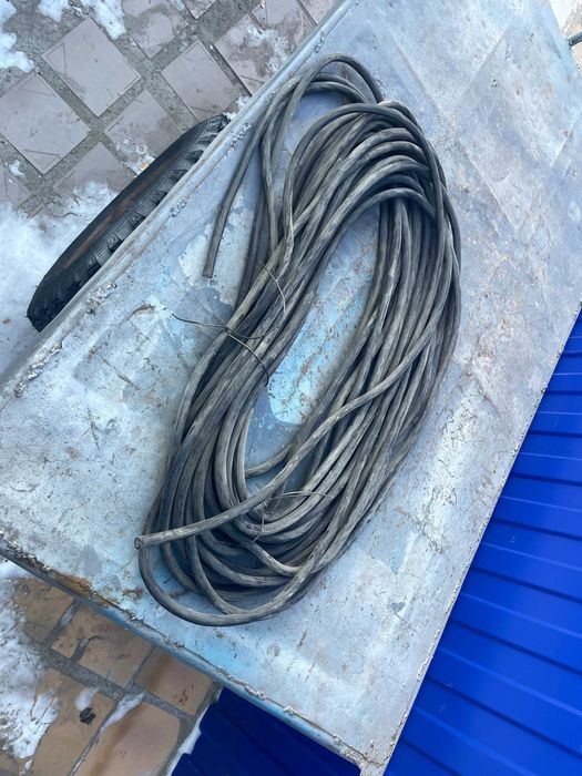 кабель медный четырех жильный