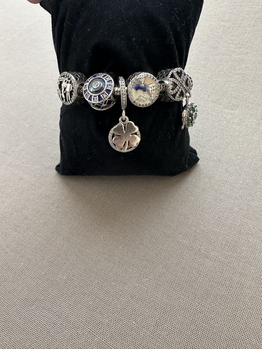 Продаю Оригинальный браслет PANDORA с шармами