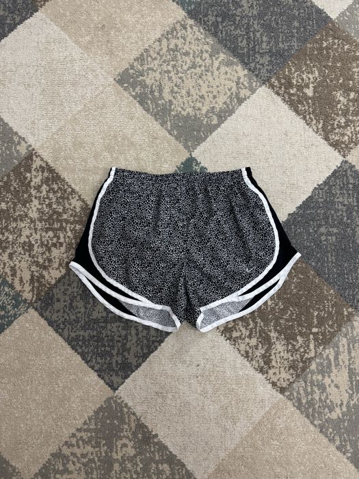 Дамски къси гащи Nike
