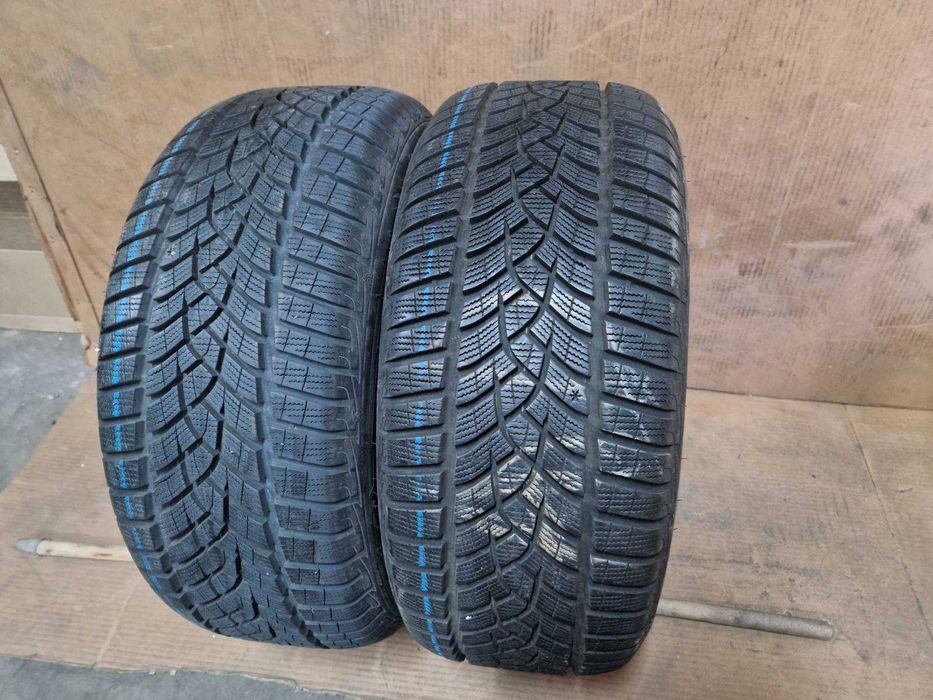2 Goodyear R17 235/50
зимни гуми
DOT4319