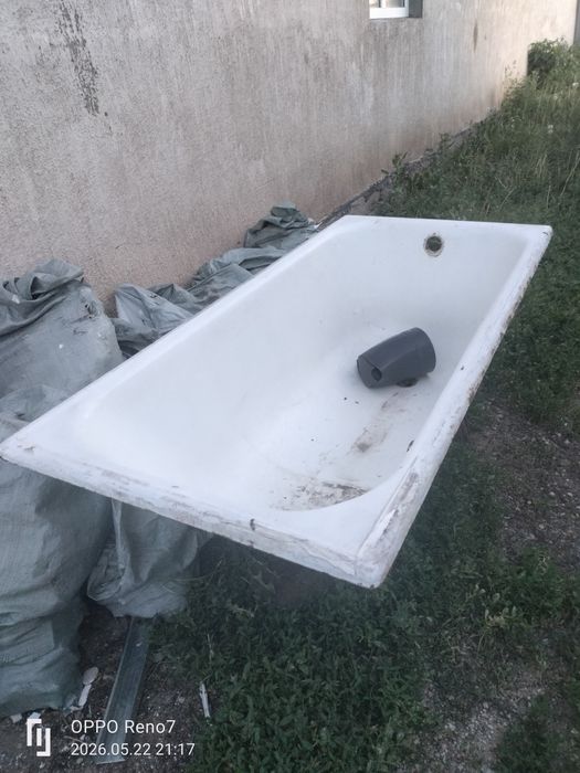 Продам ванную чугунную недорого
