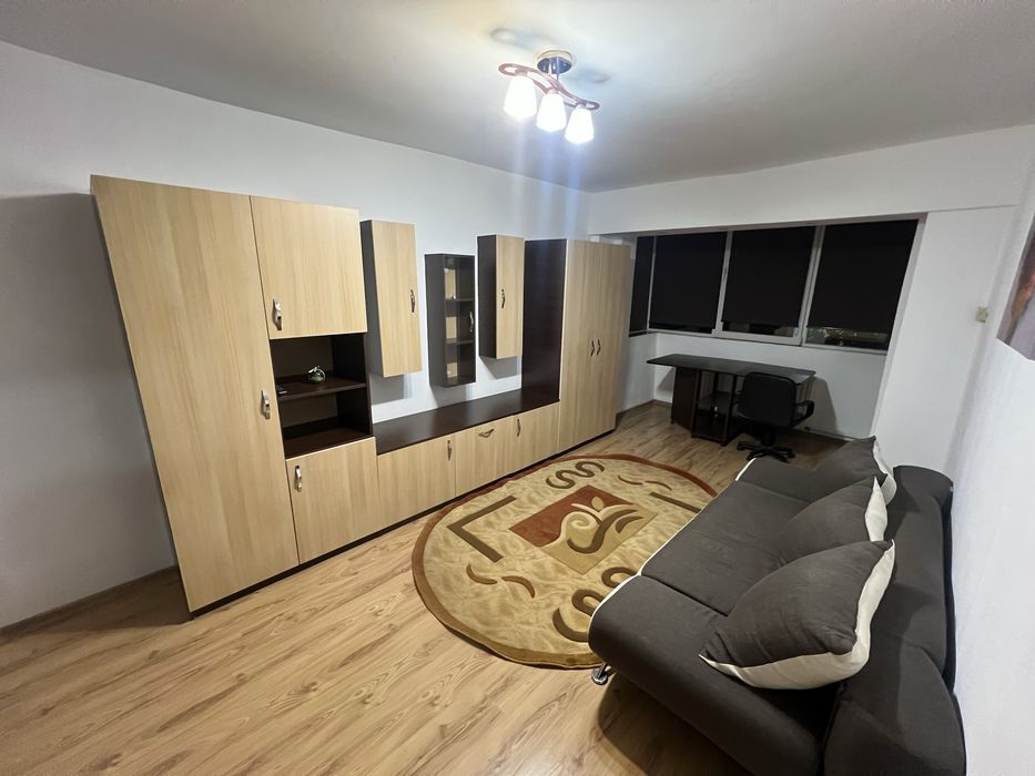 Inchiriez apartament