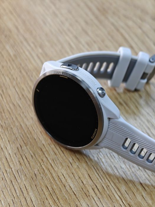 Часы Garmin Forerunner 965 AMOLED Белый 47mm