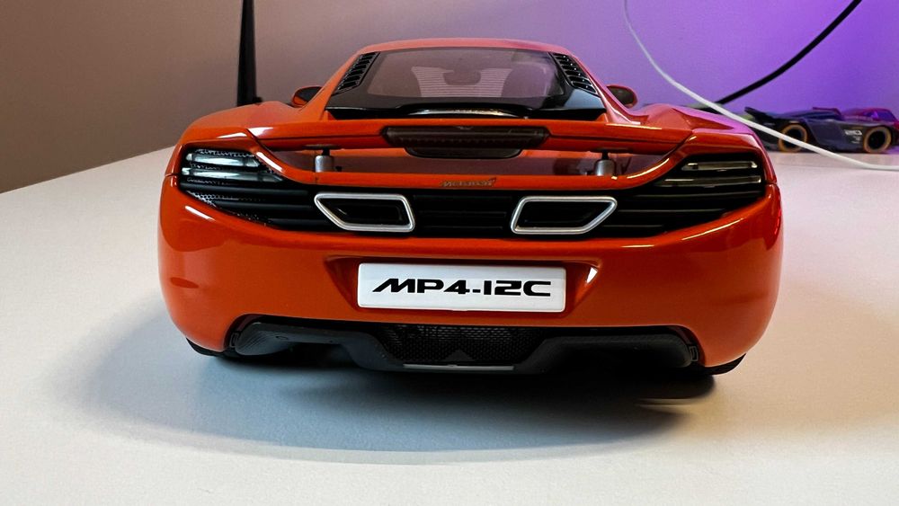 Macheta McLaren MP4-12C AUTOart 1:18