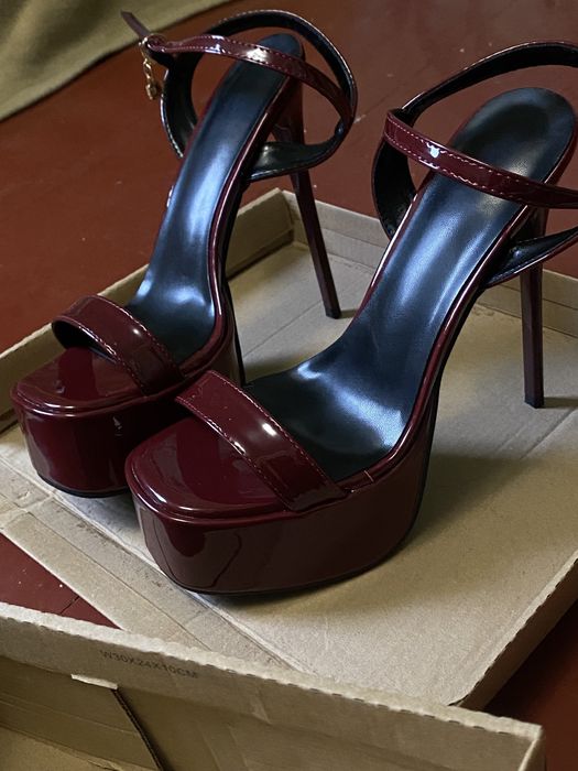 Женские босоножки на высоком каблуке 15 см