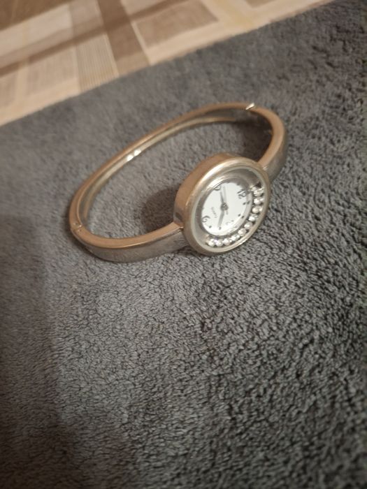 Часы   наручные.