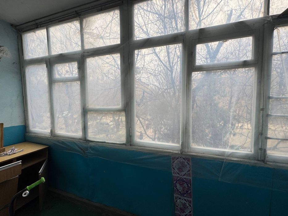 Срочно продаётся на Дубовый (1/2/4 сред ремонт не торец балкон 1.5х3)