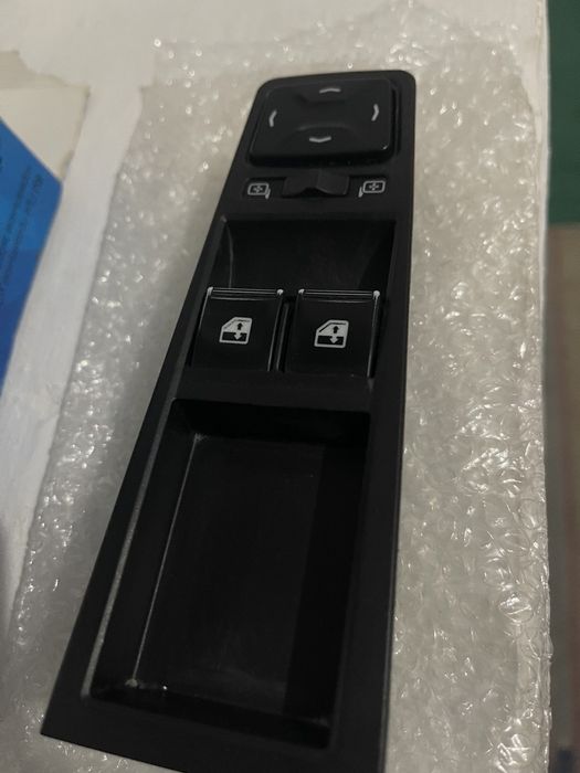 Блок управления стеклоподъёмниками Lada Vesta